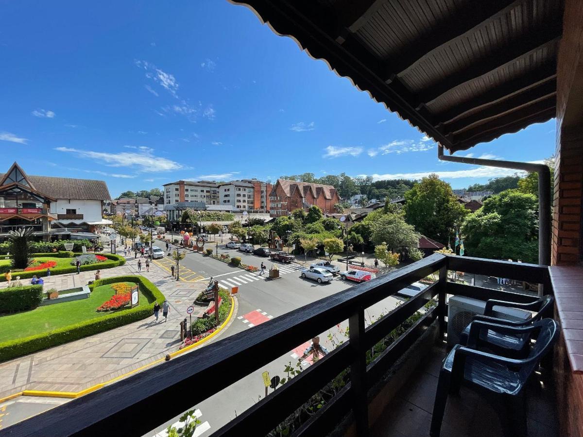 Apartamento Oppitz - No Coracao De Gramado Junto Da Rua Cobertaアパートメント エクステリア 写真